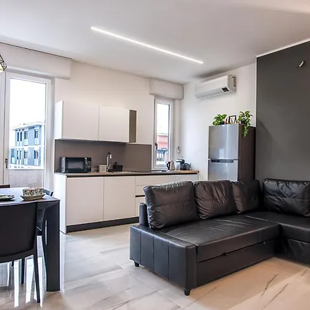 アパート New & Bright Balcony Flat By Station *