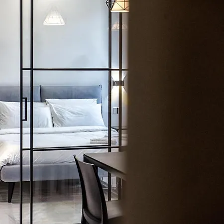 アパート New & Bright Balcony Flat By Station ミラノ