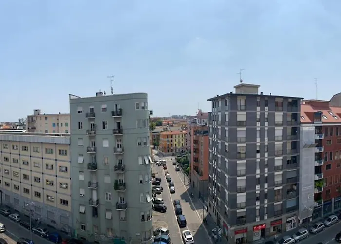 New & Bright Balcony Flat By Station Mailand