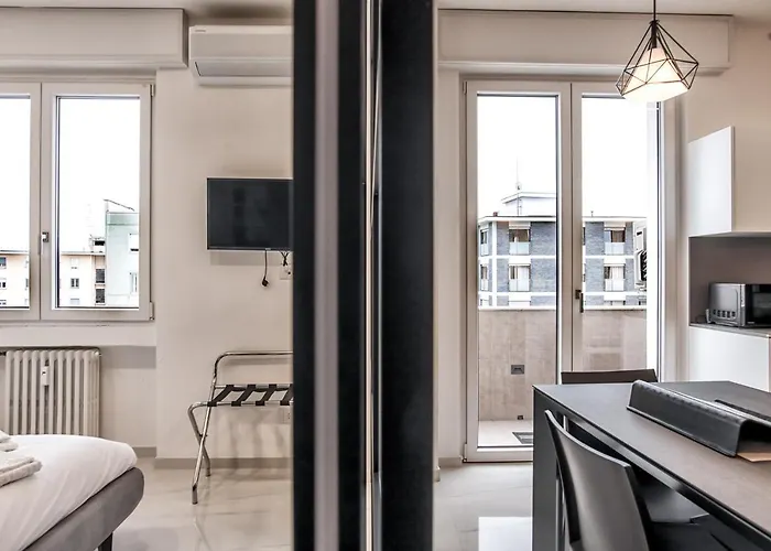 Apartment New & Bright Balcony Flat By Station Mailand