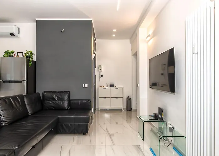 Apartment New & Bright Balcony Flat By Station