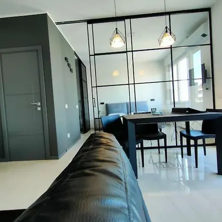 Appartement New & Bright Balcony Flat By Station